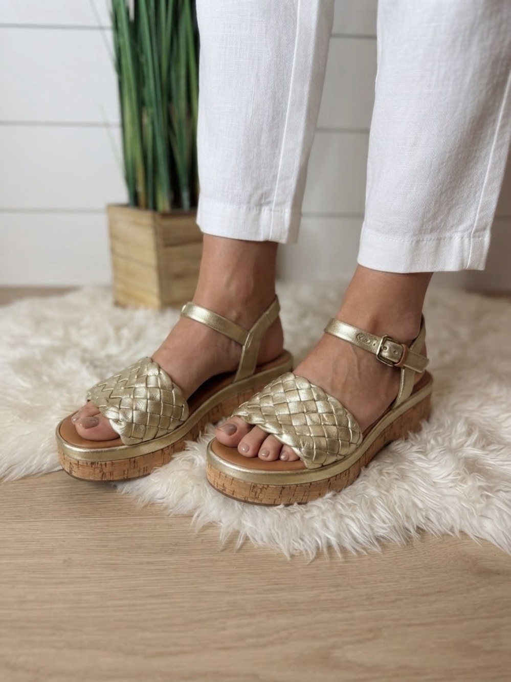 Gentle Souls Dorris Metallic Woven Leather Cork Platform Sandal Platino Size 8